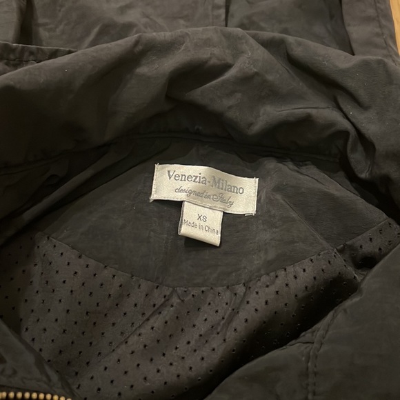 Black rain jacket - Picture 4 of 8